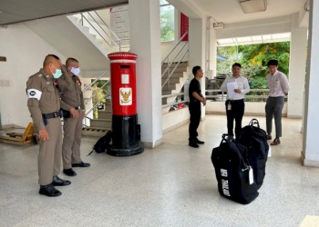 สถานทูตไทยในเวียงจันทน์ส่งมอบบัตรลงคะแนนเลือกตั้งนอกราชอาณาจักร